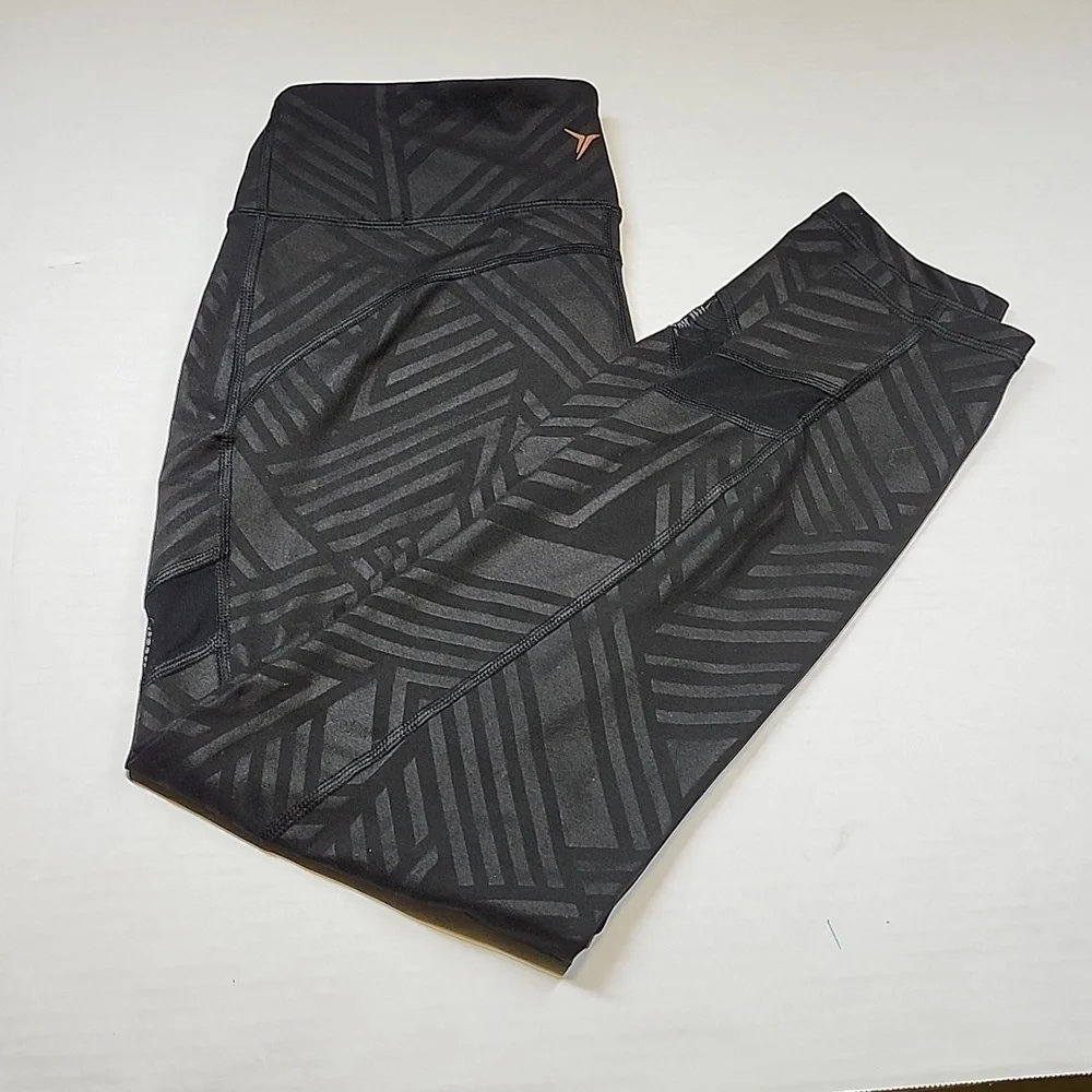 Old Navy Active Fitted Leggings Size L